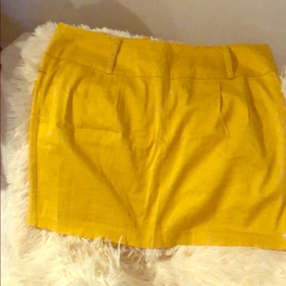 Mustard yellow mini skirt